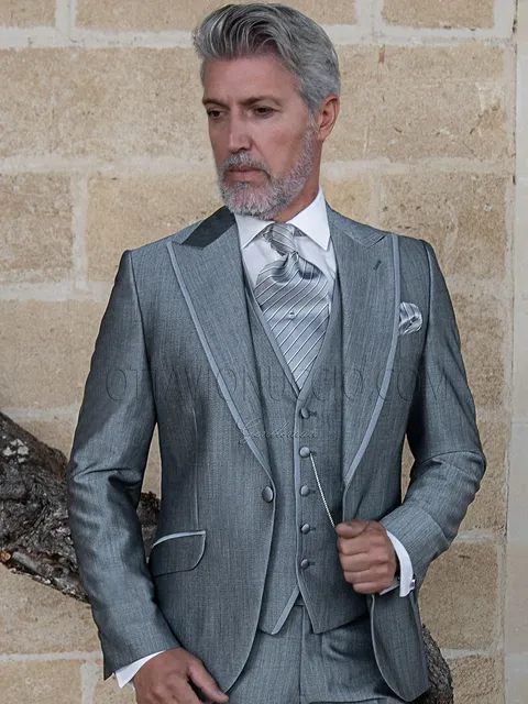 Men's 3-piece fashion formal suit in light grey wool blend
