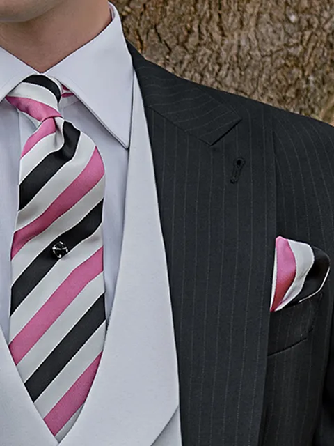 Tie and handkerchief in jacquard silk with stripes on white background