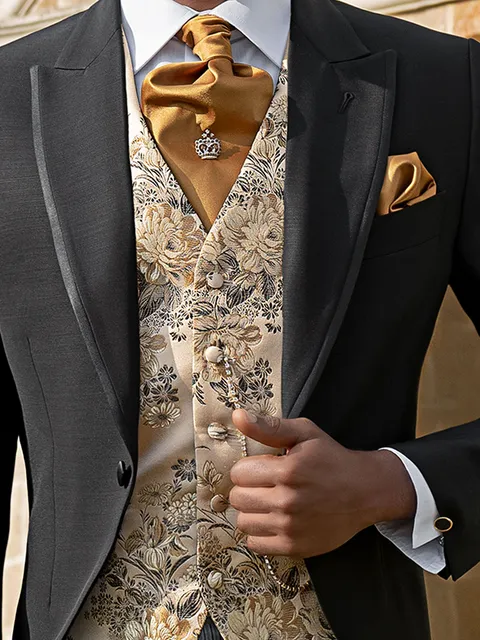 Waistcoat in gold jacquard viscose blend