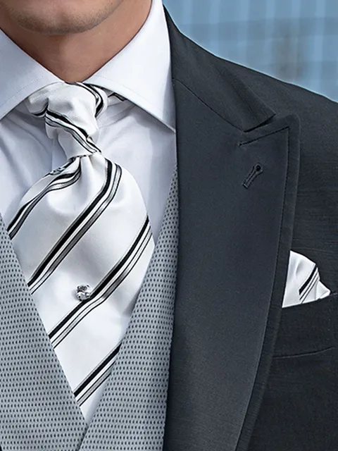 Self-tie cravat and handkerchief in striped silk