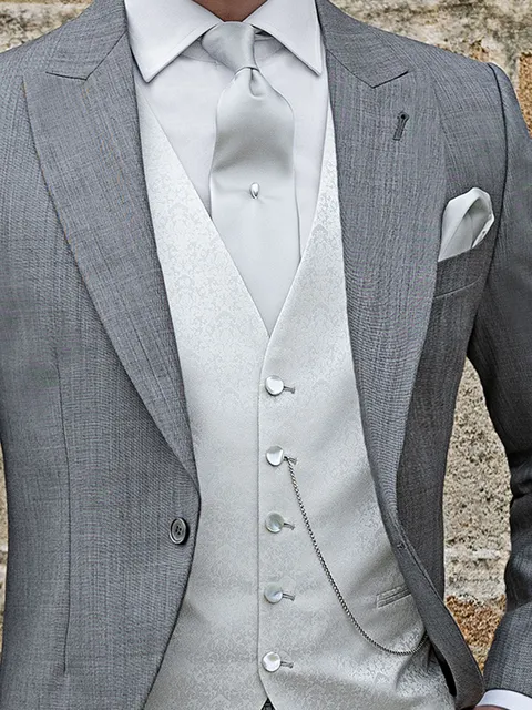 5-button waistcoat in pearl grey silk