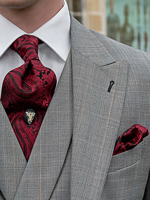 Cravat and Handkerchief in black paisley silk with red