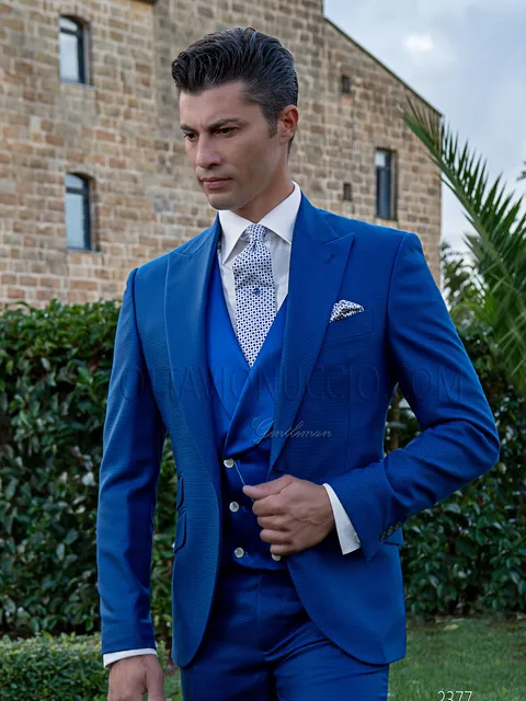 Men's fashion formal suit in royal blue houndstooth