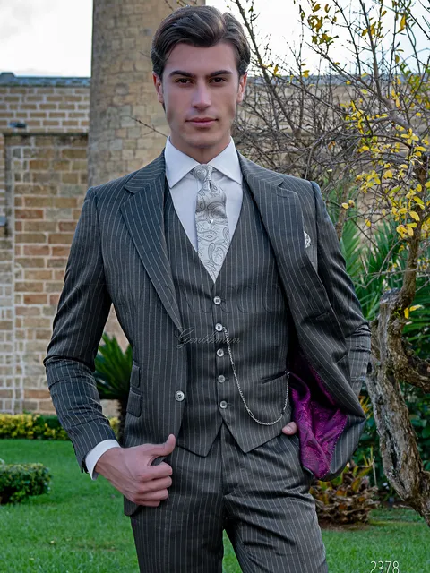 Men's 3-piece formal suit in grey pinstripe wool and viscose