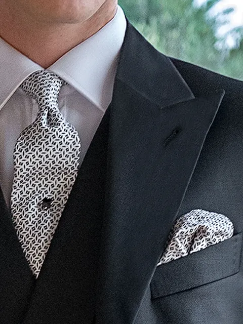 Tie and Handkerchief in pearl grey silk with black micro patterns