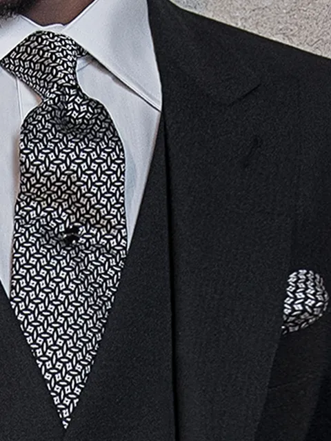 Tie and Handkerchief in black silk with grey micro patterns