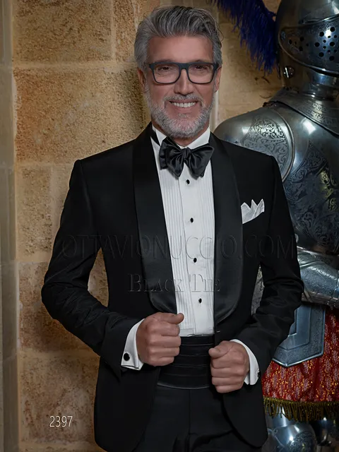 Black shawl lapel tuxedo, men's elegant suit