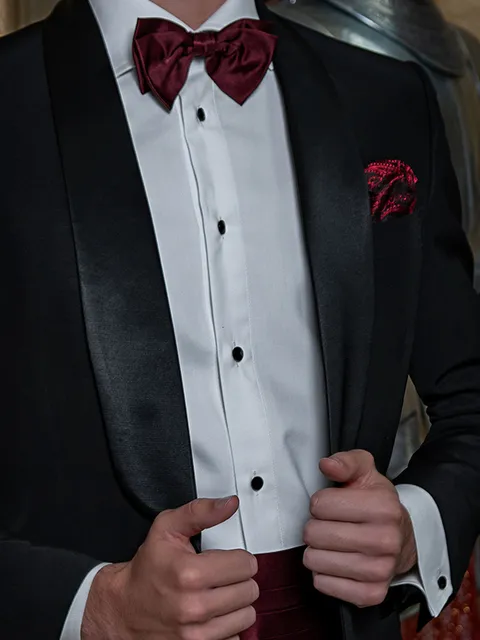 Set of 4-pleat cummerbund and bow tie in red silk
