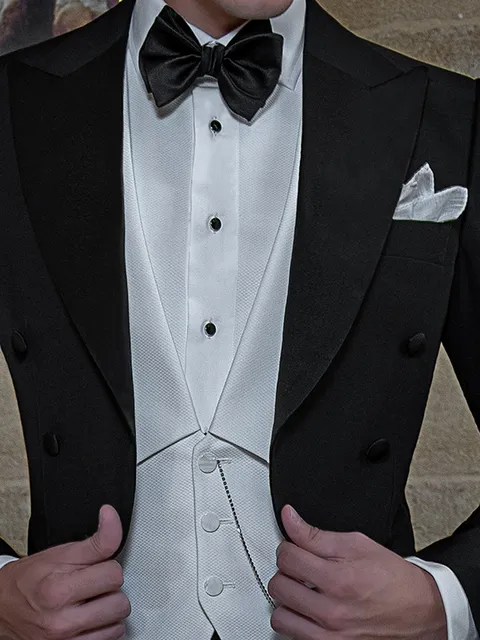 Shawl lapel waistcoat in ivory piqué, 3 buttons
