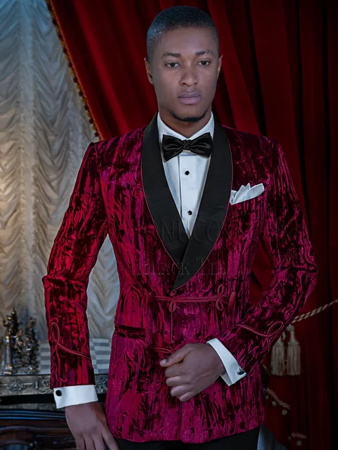 Men's double-breasted shawl lapel tuxedo in crushed burgundy velvet