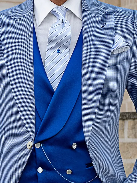 Waistcoat double-breasted in royal blue satin
