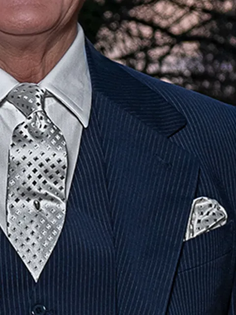 Tie and handkerchief in pearl grey silk with small tonal squares