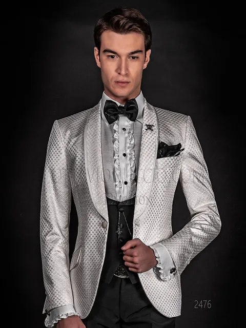 Giacca uomo in raso bianco ricamato con pantalone e gilet neri