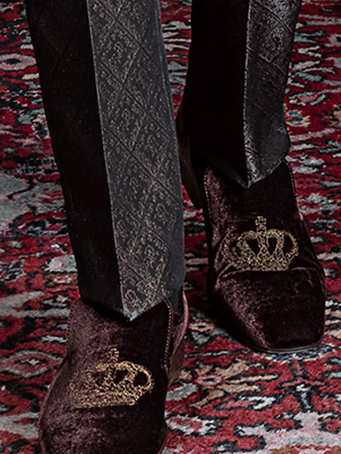 Slipper velluto marrone con ricamo corona oro