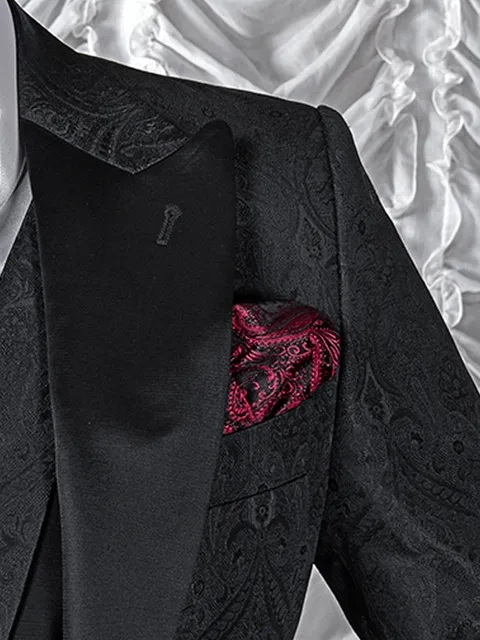 Handkerchief in black and red paisley silk