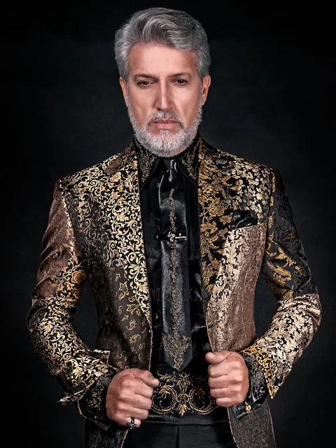 Abito uomo particolare con giacca in seta patchwork oro
