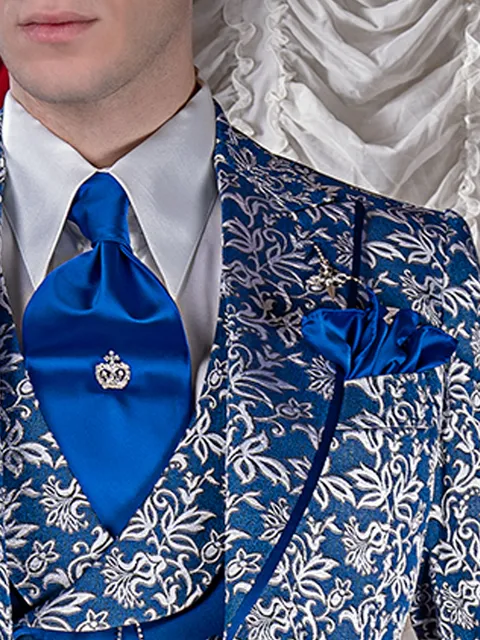 Self-tie Cravat in China blue satin