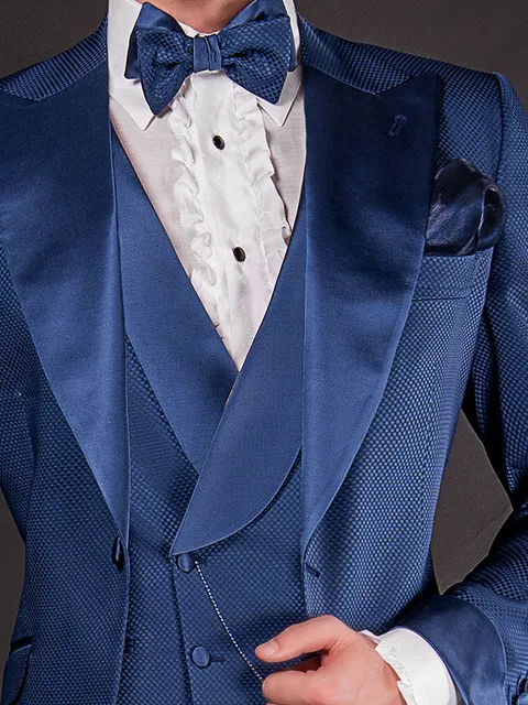 Double-breasted shawl lapel waistcoat with contrasting lapel