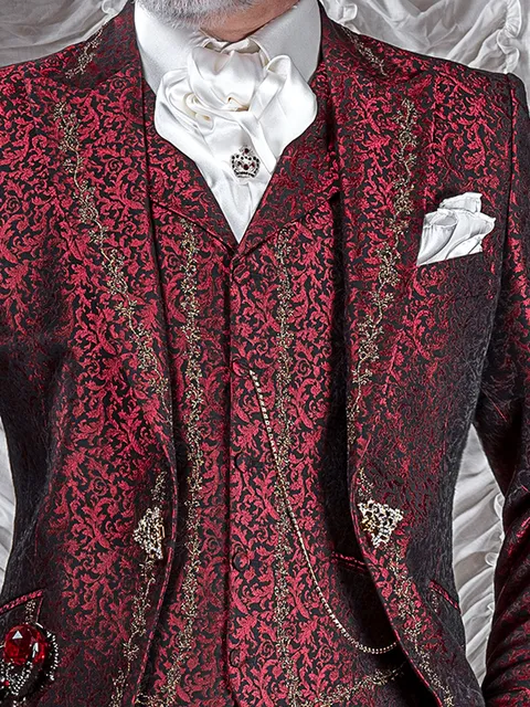 Waistcoat with lapel in red brocade with gold embroidery