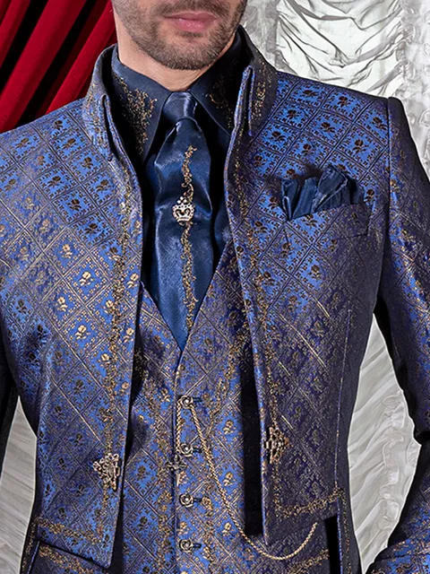 Brocade waistcoat with gold baroque embroidery and 4 patterned buttons