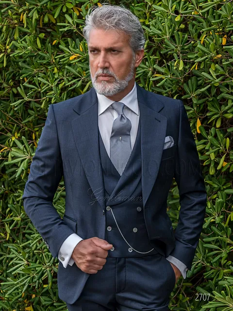 Men's classic 3-piece formal suit in blue pure wool