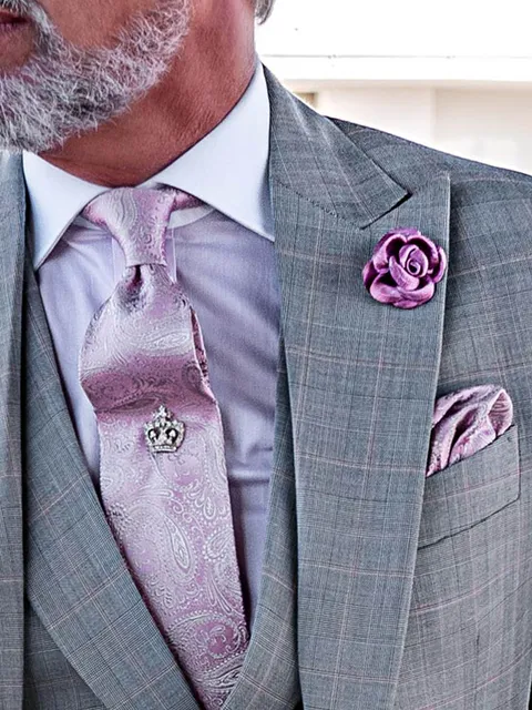 Tie and Handkerchief in silk with pink paisley pattern
