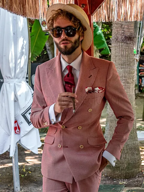 Men's vintage chic double-breasted suit in red houndstooth