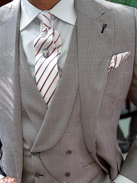 Burgundy double-breasted waistcoat with shawl collar