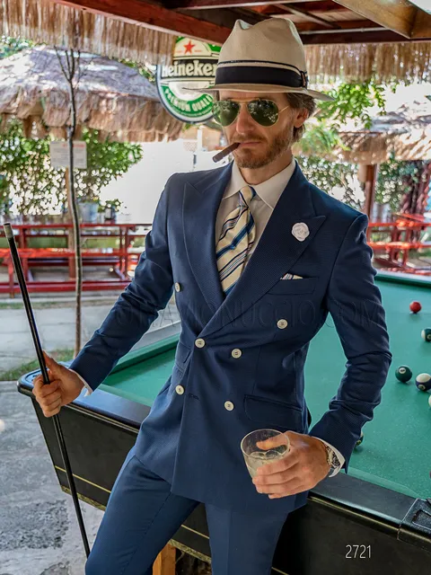 Men's vintage double-breasted formal suit in blue houndstooth