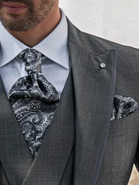Paisley print silk cravat and handkerchief