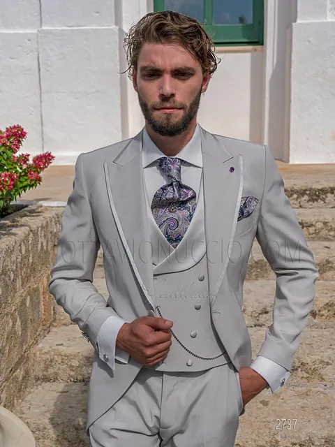 Men's modern 3-piece pearl grey formal suit, double-breasted waistcoat
