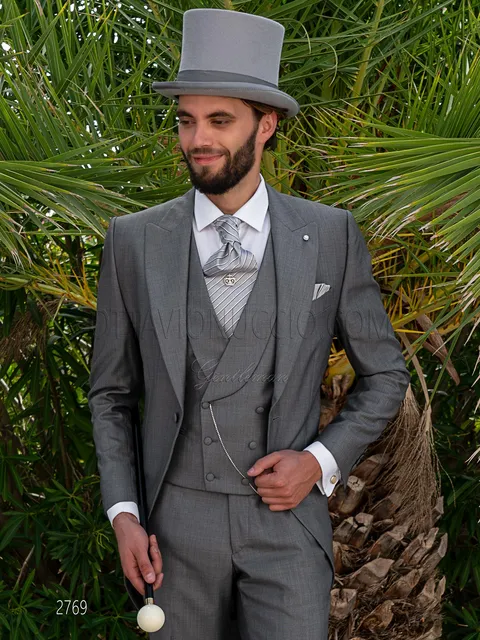 Elegant 3-piece morning suit in grey wool silk blend