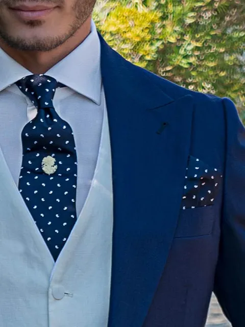 Tie and handkerchief in blue silk