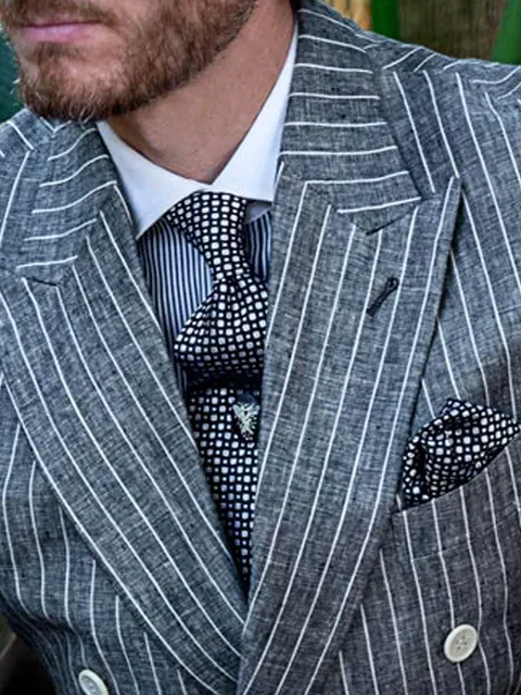Tie and Handkerchief in black silk with silver patterns