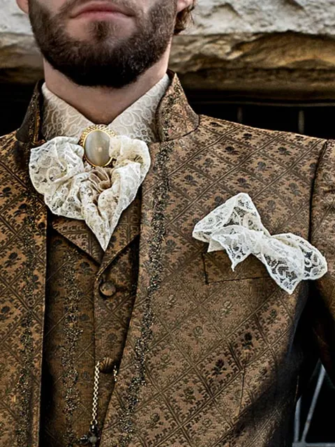 "Amadeus" Ascot tie and Handkerchief in beige lace