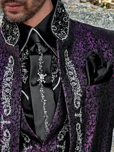 Embroidered tie and handkerchief in black satin