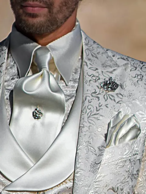 Cravat and Handkerchief in ivory microfibre satin