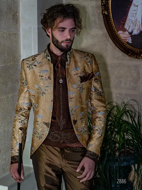 Redingote suit with jacket in gold silk shantung with floral embroidery