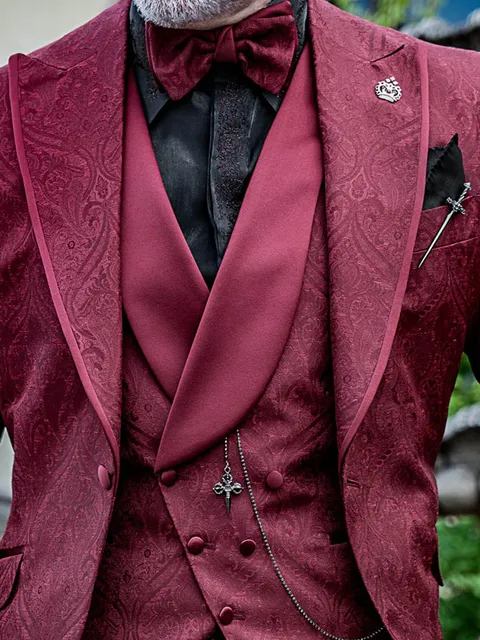 Asymmetric double-breasted shawl lapel waistcoat in red damask jacquard fabric with satin lapel