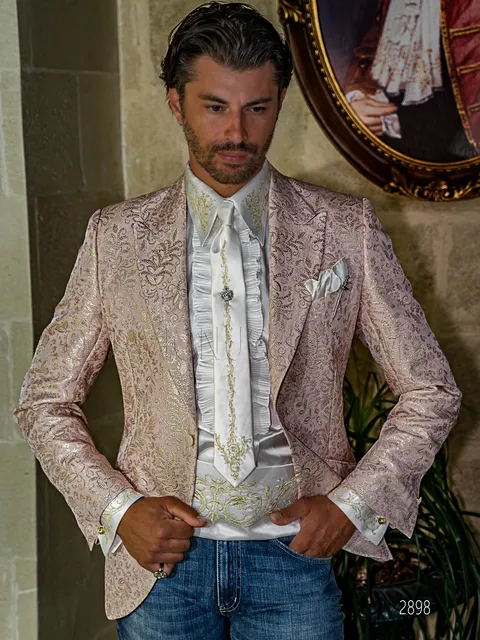 Elegant men's blazer in pink brocade fabric with gold floral designs
