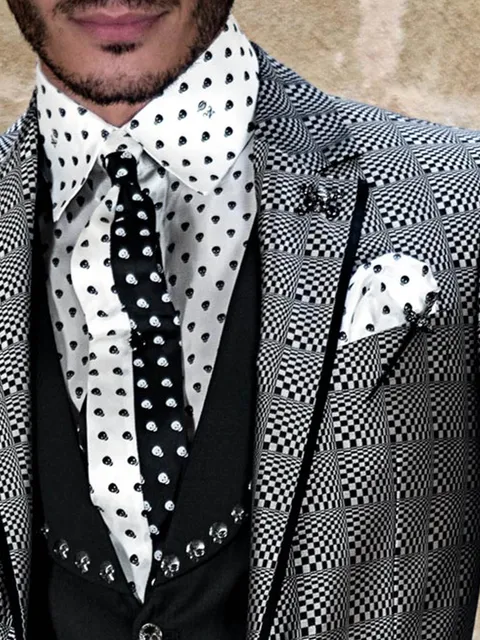 Black slim tie and handkerchief with white skull print