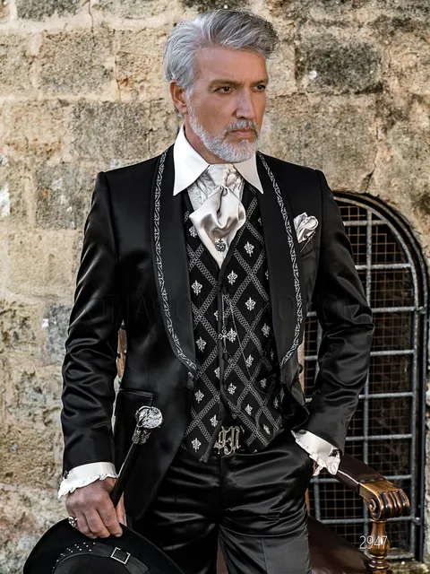 Formal tuxedo in black satin with silver embroidery for a modern style