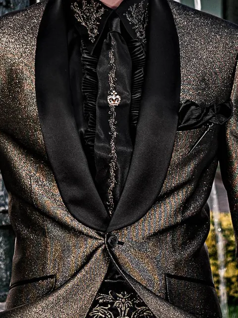 Shirt and accessories in black with dragon embroidery
