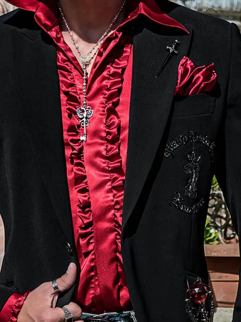 Shirt in red satin with frills