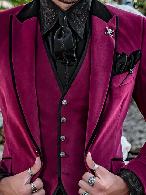 Waistcoat in fuchsia velvet with black piping