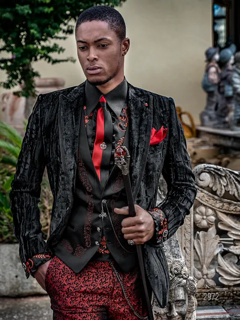Trousers in red damask