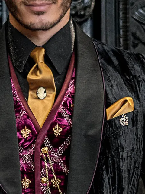 Tie and handkerchief in gold satin with appliqués
