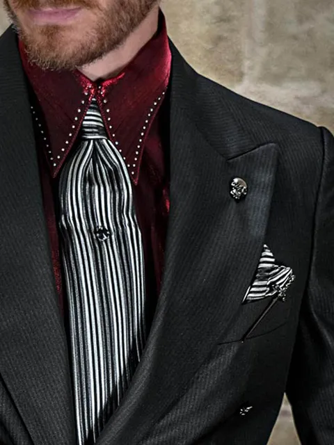 Tie and handkerchief in fine-striped silk