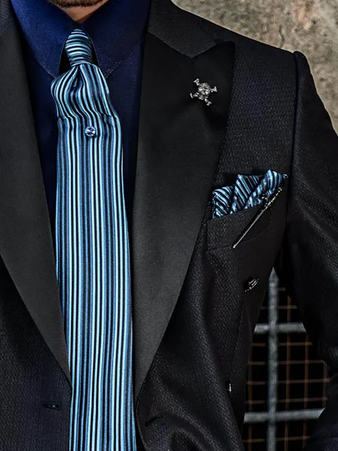 Tie and handkerchief in fine-striped silk