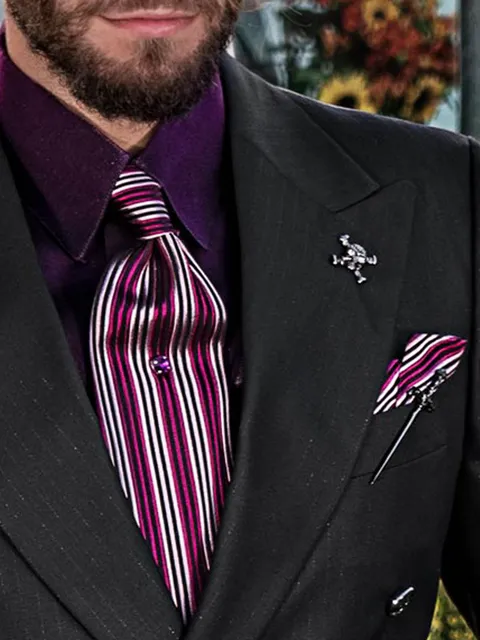 Tie and handkerchief in fine-striped silk